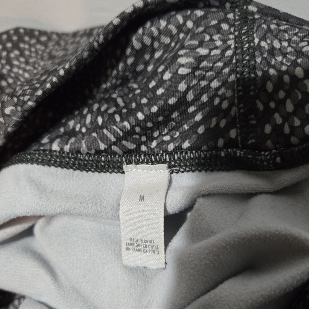 AERIE Gray Patterned Leggings.Size M - Picture 5 of 8